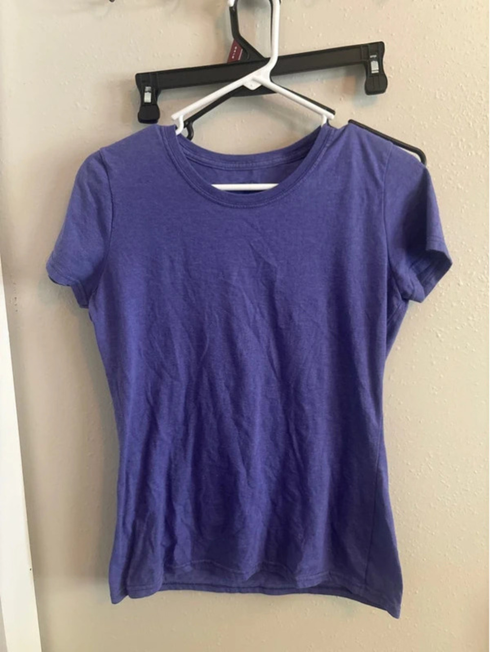 Fruit of the loom, purple medium T-shirt